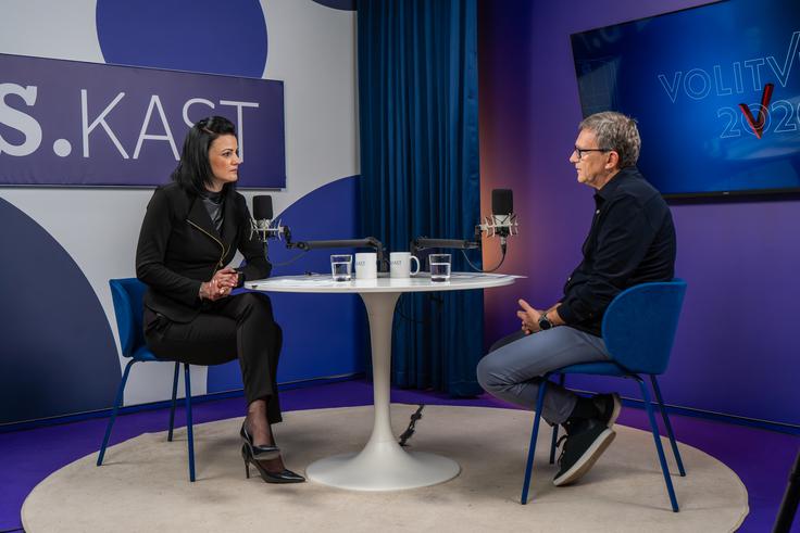 Razlika med vodilnima strankama GS in SDS ni statistično značilna, intervala zaupanja se prekrivata, kar pomeni, da je lahko rezultat tudi obraten. Enako velja tudi za stranki na štiriodstotnem pragu, obe lahko prideta v državni zbor ali pa tudi ne. Stranke z osemodstotno podporo imajo zagotovljen vstop v državni zbor tudi pri spodnji meji intervala zaupanja. | Foto: Liam Toni Šironjič