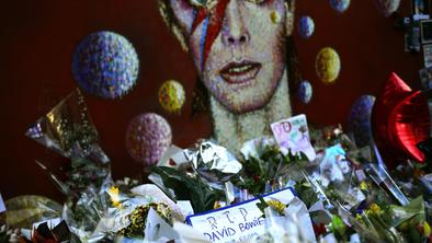 Po Bowiejevi smrti: izid albumov, ne pa tudi spominov