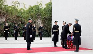 Politični vrh s spominskim obeležjem žrtvam vseh vojn #foto #video