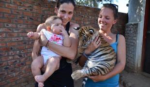 Marija Šestak s hčerko v Južno Afriko (foto in video)