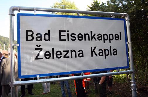 Bodo imeli koroški Slovenci spet težave pri uporabi slovenščine?