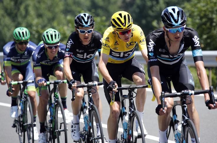 Froome je obdržal rumeno majico. | Foto: 