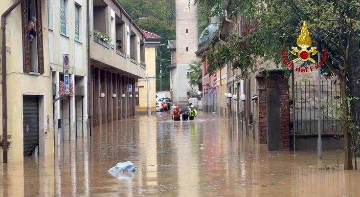 Reka Seveso je poplavila dve milanski četrti. | Foto: omrežje X/@vigilidelfuoco