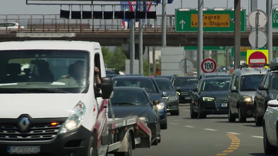 Prva julijska sobota: dolge kolone na mejah s Hrvaško