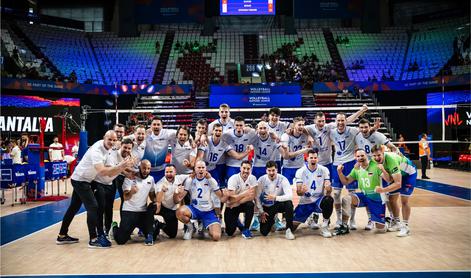 Slovenski odbojkarji nadigrali prvo reprezentanco sveta