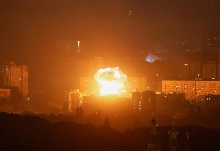Rakete zemlja-zrak, ki jih bo Slovenija kupila Ukrajini, bodo namenjene varovanju ukrajinskega zračnega prostora pred ruskimi napadi z droni in manevriranimi raketami.  | Foto: Reuters