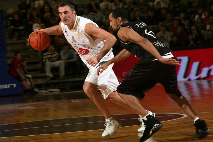 V dolgoletni karieri je igral za Ilirijo, Idrijo, Škofjo Loko, Helios, Laško, Krko, Olimpijo, Slovan, Radovljico, Slogo in Evereux. | Foto: Sportida
