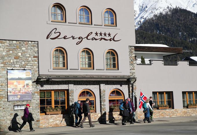 Pročelje hotela v Seefeldu, kjer so danes aretirali osumljence v veliki dopinški aferi. | Foto: Reuters