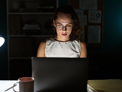 Ti znaki horoskopa delajo več, kot jim plačajo