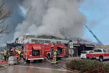 Požar skladišča na Plemljevi ulici v Šentvidu v Ljubljani