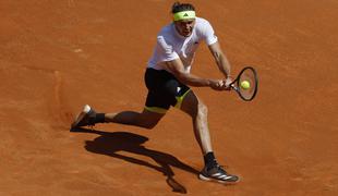 Prva nosilca Zverev in Sabalenka gladko v tretji niz