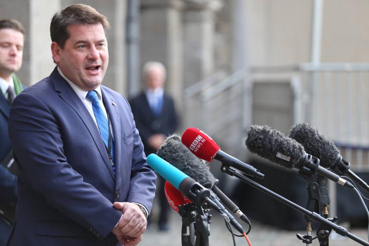 Dara Murphy "Ljudem po državah je treba pojasniti, da EU pravil ne ustvarja sama. Pravila morda niso popolna, a sprejele so jih države članice. Če pa politiki ne opravljajo svojega dela, jih zamenjajte, v Bruselj pošljite boljše!" pravi podpresednik ELS Dara Murphy. | Foto: Facebook