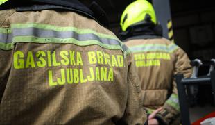 Zaradi požara evakuirali 74 stanovalcev ljubljanskega bloka