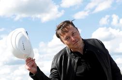 Janša povabil Elona Muska: Tesla naj v Sloveniji odpre novo tovarno