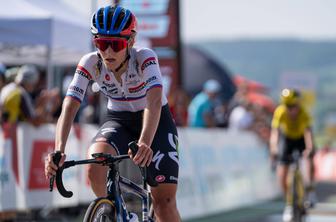 Še en uspešen dan za Urško Žigart na dirki po Švici