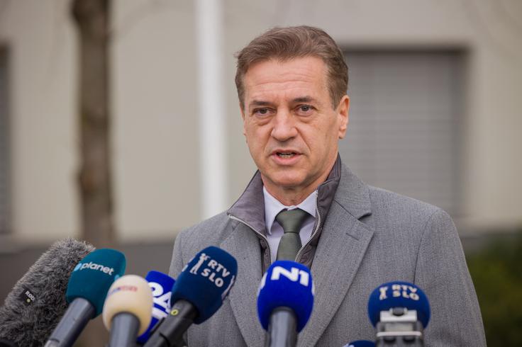 Premier, ki opravlja tekoče posle, je spomnil, da je delo eden od temeljnih izrazov človekovega dostojanstva. Z njim se posameznik uresničuje, skupnost pa gradi svojo trdnost in prihodnost. | Foto: STA