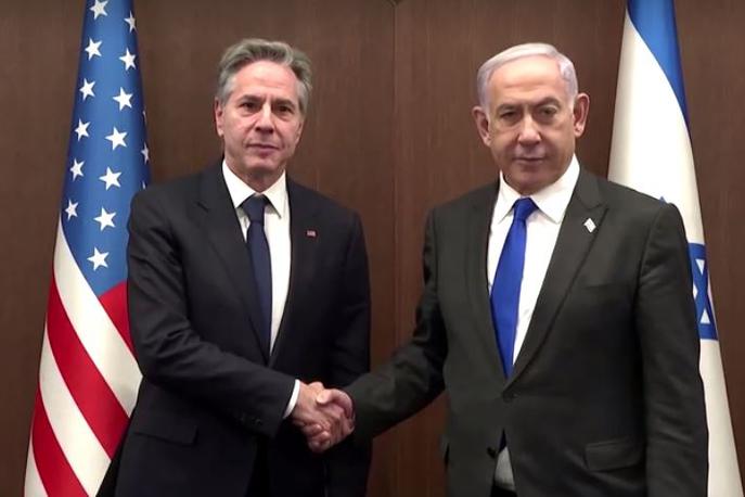 Antony Blinken, Benjamin Netanjahu | Izrael do zdaj dogovora uradno še ni sprejel, vendar je ameriški državni sekretar Antony Blinken po srečanju s premierjem Benjaminom Netanjahujem v torek izjavil, da ta dogovor podpira, čakali naj bi le še na Hamas. | Foto Reuters