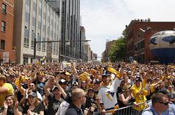 Norija v Pittsburghu: Prvake pričakalo rekordnih 400 tisoč navijačev #foto #video