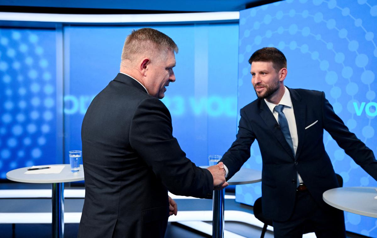 Robert Fico in Michal Šimečka | Robert Fico (desno) ima dobre možnosti, da spet postane slovaški premier. Njegov največji tekmec je Michal Šimečka. | Foto Reuters