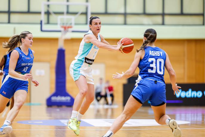 slovenska ženska košarkarska reprezentanca Slovenija : Velika Britanija Teja Oblak | Slovenke se bodo za uvod pomerile z Litvo. | Foto Aleš Fevžer
