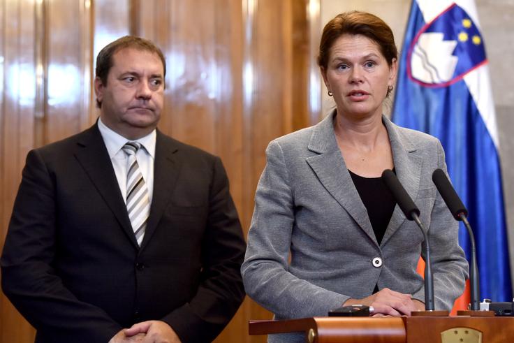 Nekdanji minister za kohezijo Marko Bandelli in Alenka Bratušek. | Foto: STA ,
