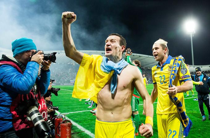 Veselje Artema Fedeckega v Ljudskem vrtu, ko se je Ukrajina leta 2015 v dodatnih kvalifikacijah uvrstila na Euro 2016. | Foto: Vid Ponikvar