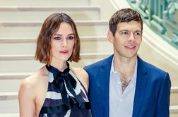 Se Keira Knightley ločuje? Njenega moža so opazili brez poročnega prstana.
