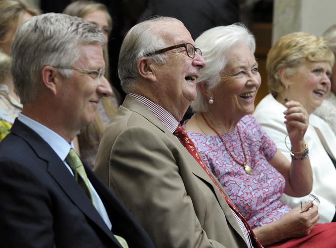 Albert II. (v sredini) med ženo Paolo (desno) in sinom Philippom (levo), zdajšnjim belgijskim kraljem | Foto: Reuters