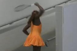 Razočarana Američanka se je znesla nad loparjem #video