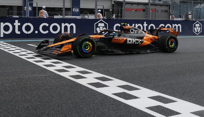Zmagovalec šprinta v Miamiju je Lando Norris. | Foto: Reuters