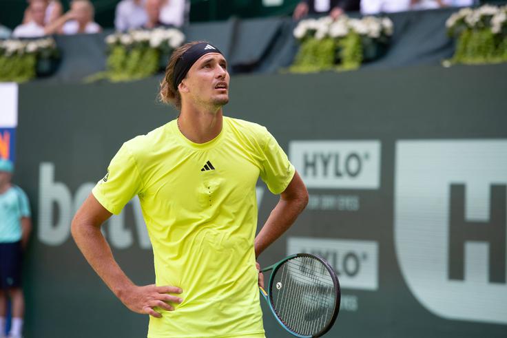 Aleksander Zverev je pomagal nesrečni gledalki. | Foto: Guliverimage