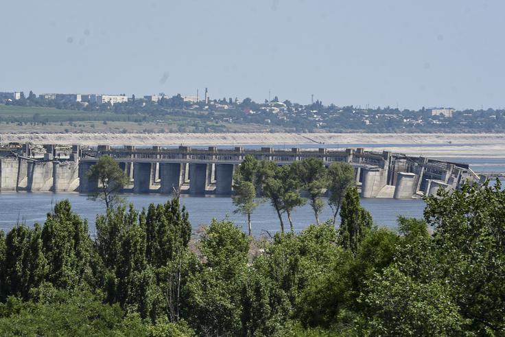 Uničen jez hidroelektrarne Nova Kahovka v bližini Hersona | Foto: Reuters