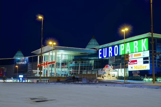 Europark Maribor že od začetka veselega decembra žari v tisočerih lučkah. (foto: Bojan Mihalič) | Foto: 