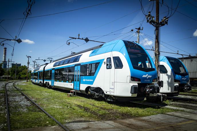 Predstavitev novega dvopodnega vlaka | Slabost "splošnih" integriranih vozovnic javnega potniškega prometa je tudi ta, da ne zajema mestnega potniškega prometa. | Foto Ana Kovač