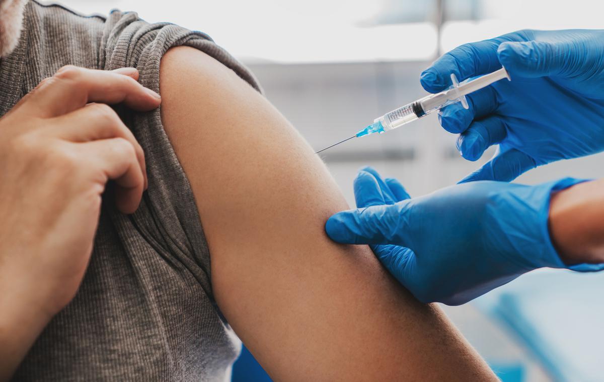 cepivo, cepljenje | Doslej je najmanj 56 odstotkov Američanov prejelo že en odmerek, povsem pa jih je cepljenih 105 milijonov.  | Foto Getty Images