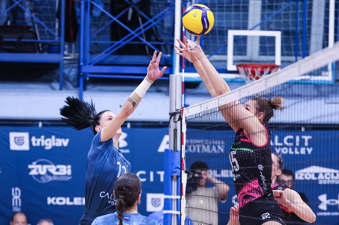 Calcit Volley - Nova KBM Branik, 1. DOL, odbojka | V Mariboru derbi kroga med neporaženimi Mariborčankami in prvakinjami iz Kamnika. | Foto Aleš Fevžer