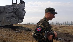 Ukrajinska vojska in separatisti v hudih spopadih za Debalcevo