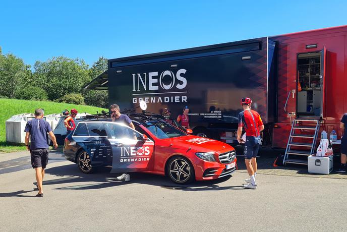 Slovenec iz ekipe Ineos Grenadiers zaradi preiskave domnevne povezave z zdravnikom iz afere Aderlass na zaslišanje