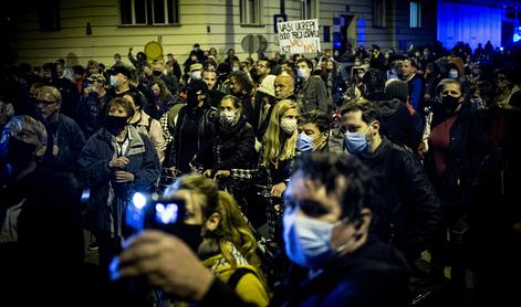 Zdravstvena inšpekcija na petkovem protestu ni izdala glob