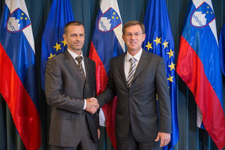 "Z navdušenjem sem spremljal izvolitev Aleksandra Čeferina na mesto predsednika Evropske nogometne zveze," je dejal Miro Cerar. | Foto: Bor Slana/Sportida
