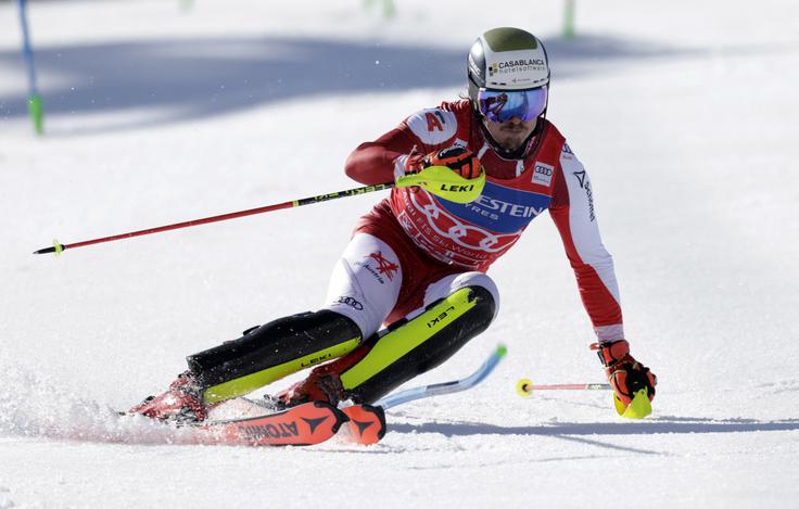 Manuel Feller je v finalu pridobil dve mesti. | Foto: Reuters