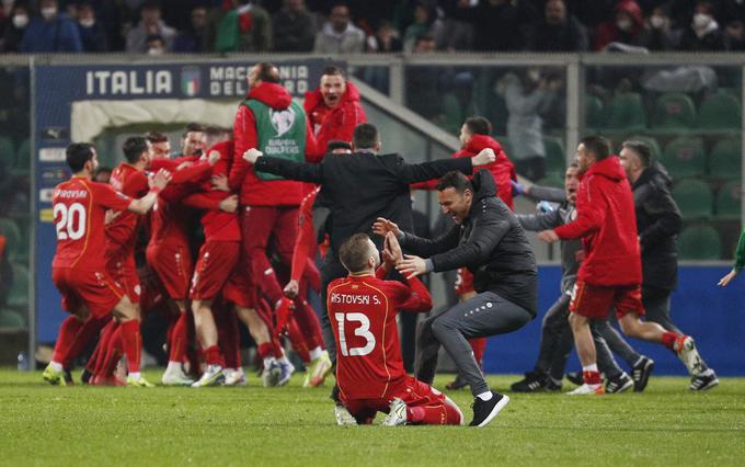 Solze Italijanov, nepopisno veselje pa za Makedonce, ki še lahko sanjajo Katar 2022. | Foto: Reuters