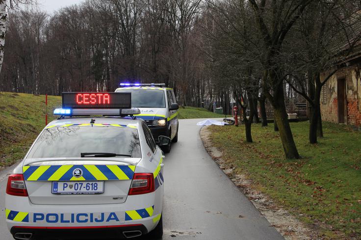 Kolesar se je ob padcu tako hudo poškodoval, da je umrl na kraju nesreče. | Foto: PU Maribor