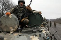 Kijev začel umik težkega orožja s fronte