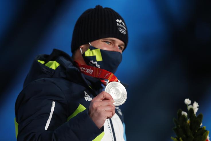 ... Tim Mastnak s srebrno olimpijsko medaljo | Foto: Anže Malovrh/STA