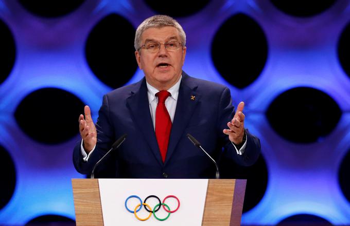Predsednik Moka Thomas Bach je pojasnil, da bo obnašanje ruskih športnikov, ki bodo v Južni Koreji smeli tekmovati, ves čas iger spremljala posebna komisija. | Foto: Reuters