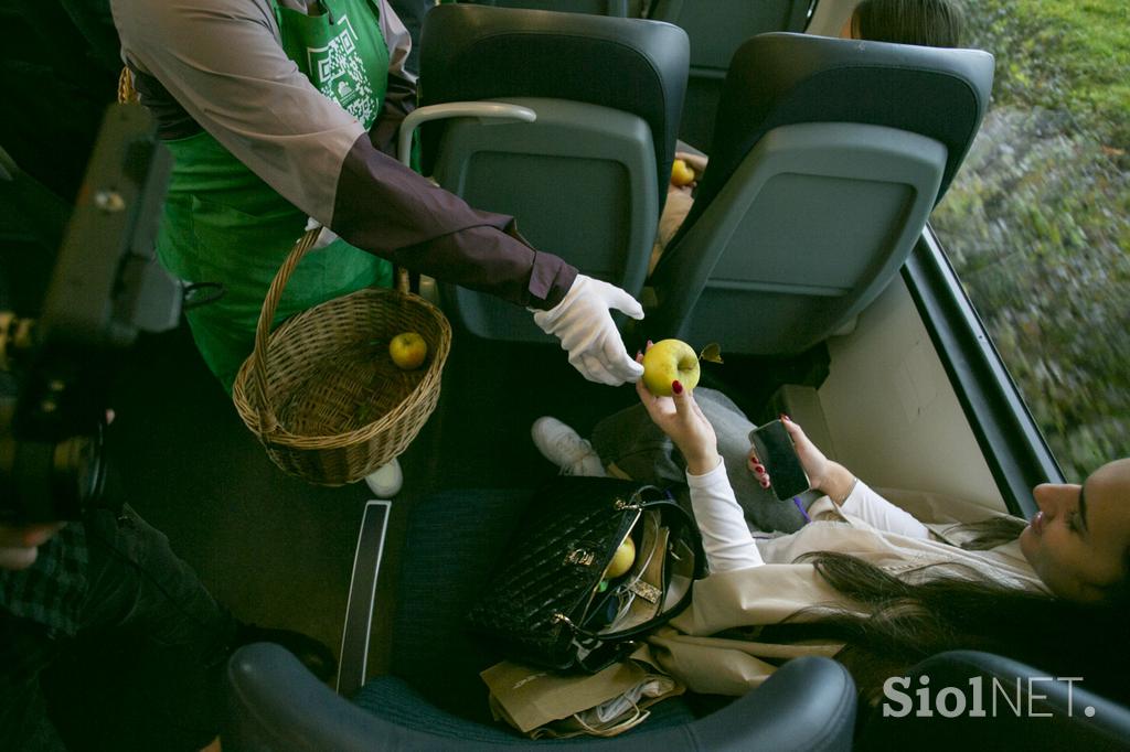 Slovenski zajtrk na vlaku, Slovenske železnice