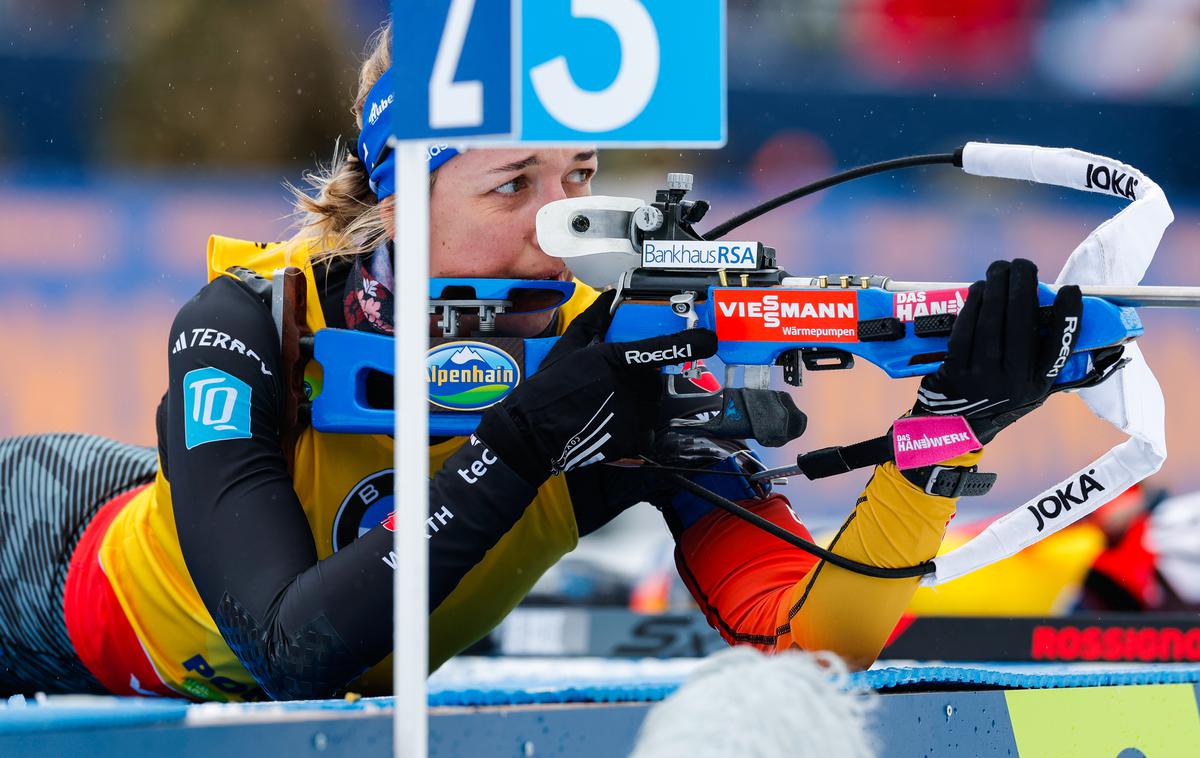 Franziska Preuss | Franziska Preuss ima pred Francozinjo Lou Jeanmonnot le 20 točk prednosti. | Foto Aleš Fevžer