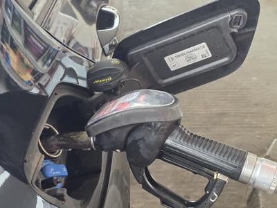 V torek naj bi se goriva v Sloveniji spet podražila