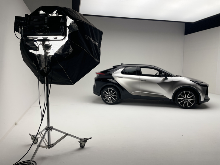 Toyota svoje prodajne številke v Evropi izboljšuje tudi brez večjih novosti. Prenovili so yarisa cross, že lani je na ceste pripeljal novi (prodajno manj pomemben) C-HR.  | Foto: Gregor Pavšič